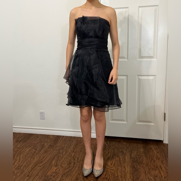 David’s Bridal Black Formal Strapless Ruffle Mini Dress Size 4 - Picture 3 of 11